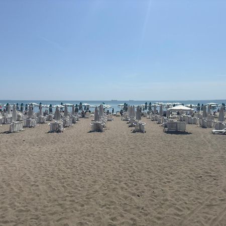 Seaview Lazur Apartment Burgas Exterior photo